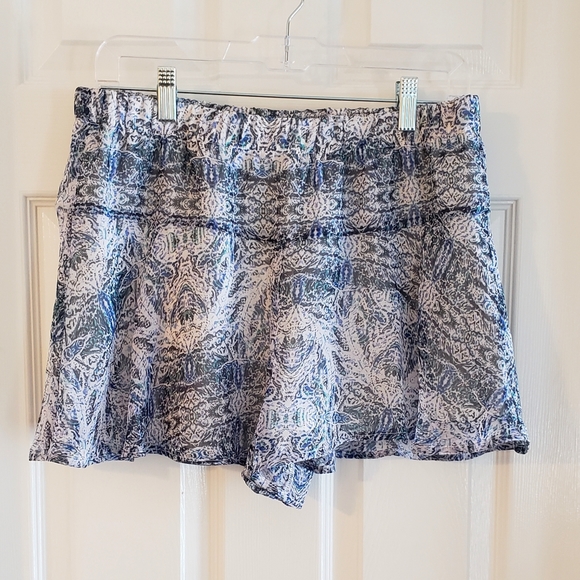 BCBGENERATION Flowy Blue Shorts - Picture 3 of 8